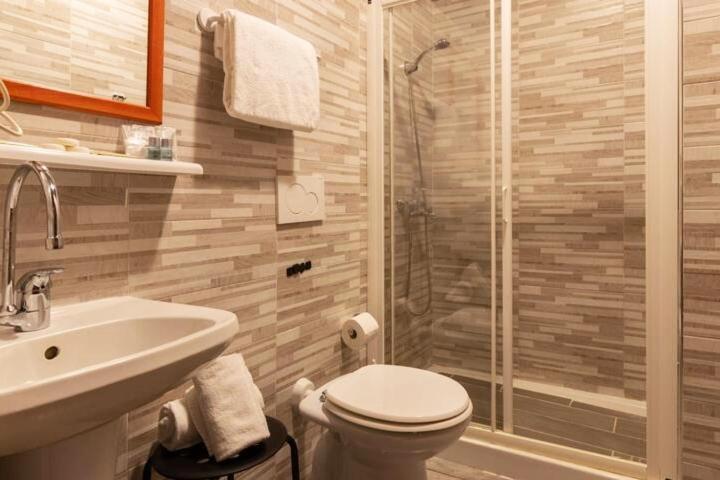 4-bdr Among Colosseum&termini 10-people Rom